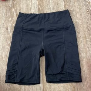 Oiselle black bike shorts with pockets